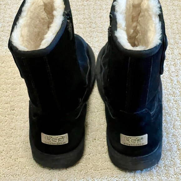 Ugg Australia, leather suede, sheepskin lining, winter boots, side zip - Picture 5 of 5